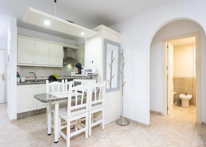 Home2book Sunny Coastal Getaway Apartment