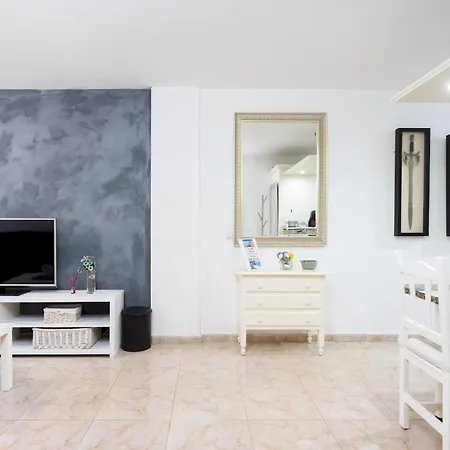 Home2book Sunny Coastal Getaway